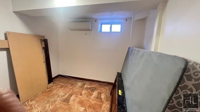 Photo - EAST 39 STREET