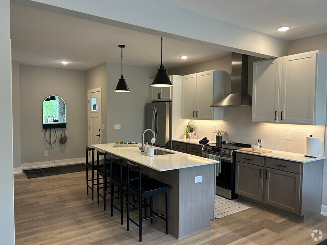 Building Photo - Okemos Grand Reserve Rental