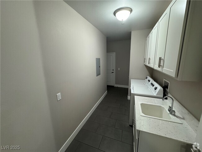 Building Photo - 11885 Tevare Ln Unit 1091 Rental