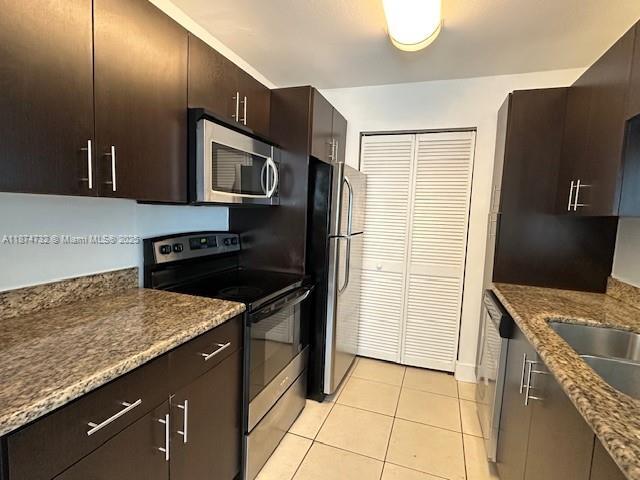Building Photo - 4016 NW 87th Ave Unit 4016 Rental