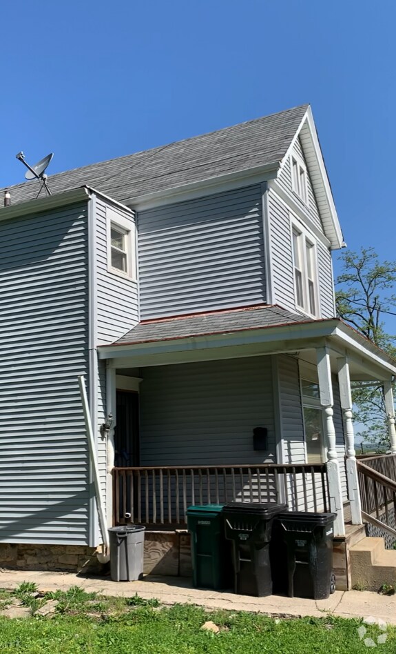 Building Photo - 3607 Newton Ave Rental
