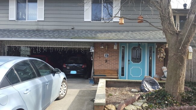 Building Photo - 9 E Hill Rd Rental