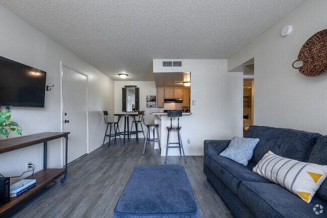 Mesquite: 1BR, 1BA - 580SF - Living Room