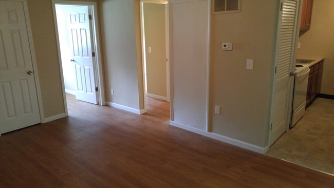 Interior - Coves at Columbus on Mayfield Place Apartments