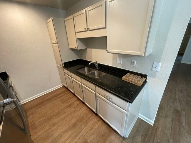 Photo - 215 Eleanor Ave Unit 2