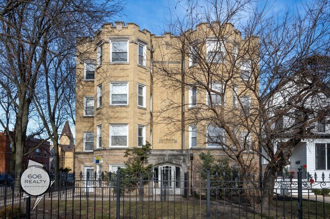 Building Photo - 2722 W Logan Blvd Unit G