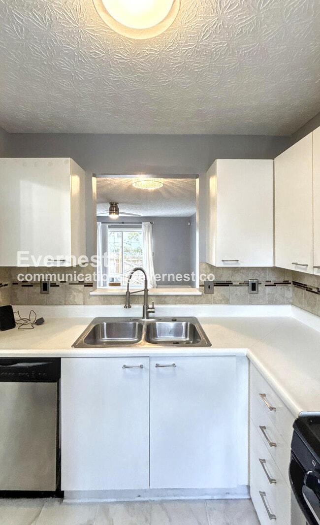 Photo - 199 Macandrews Way Unit 58B