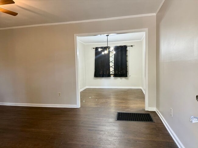 Photo - 1910 Wildwood Dr