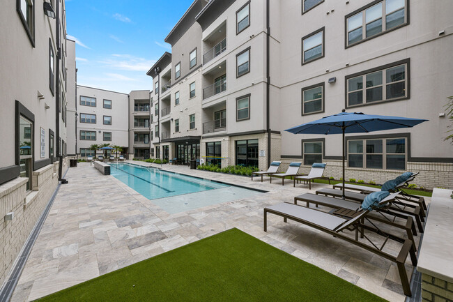 Define Living at Brittmoore - Define Living at Brittmoore Apartments