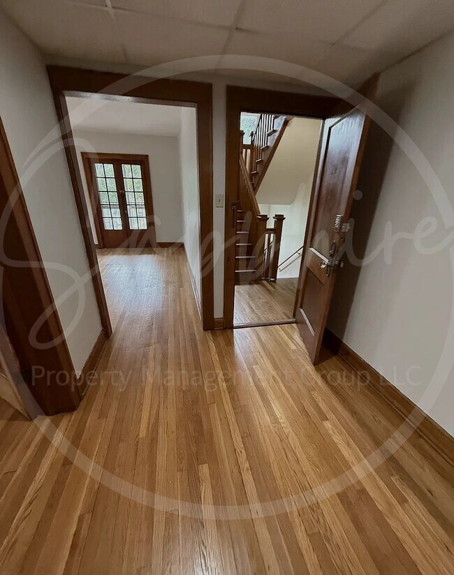 Photo - 853 Barnett Ave