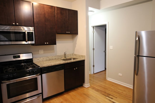 Photo - 2321 W Arthur Ave Unit 3