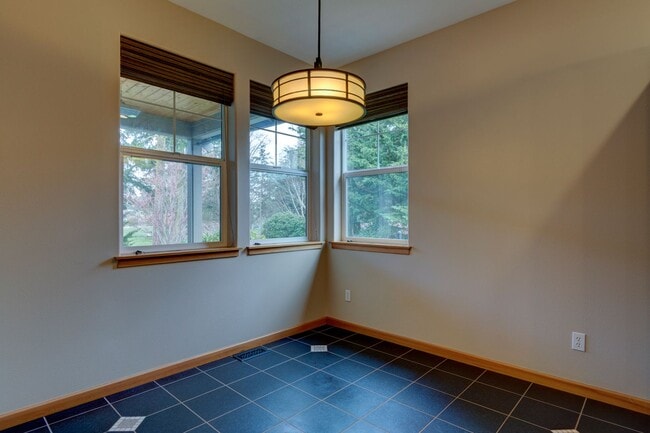 Photo - 3 Bedroom 2 Bath home in Fairway Point - Golf Course View