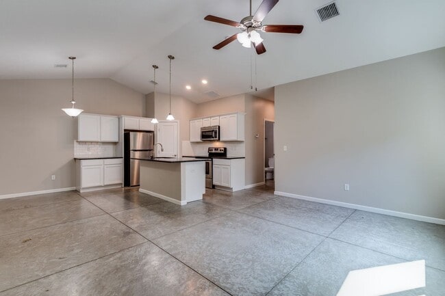 Photo - 264 N Florence St