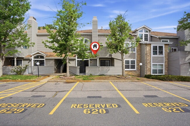 Building Photo - $1,795.95 - 2 Bed, 2 Bath Condo in Aurora with Central AC, and In Unit #103