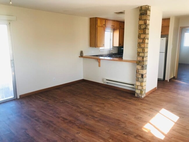 Photo - 1070 US-50 Unidad B