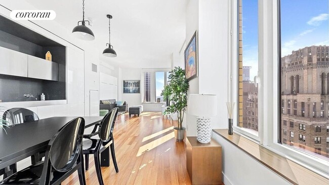 Photo - 15 S William St