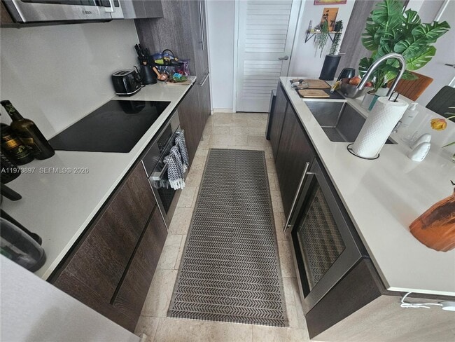 Photo - 68 SE 6th St Unidad 1806