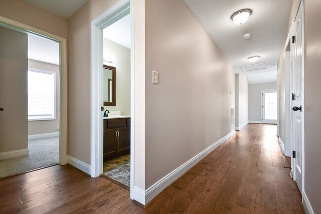 Photo - Pet Friendly Three Bedroom!