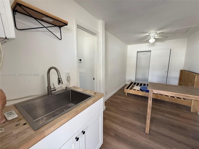 Photo - 1725 Hayes St Unit 4