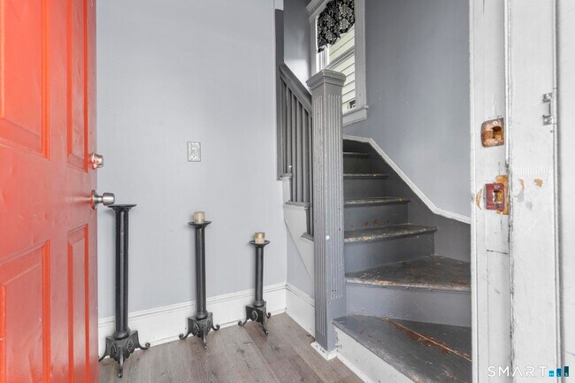 Photo - 565 Carroll Ave Unit 3