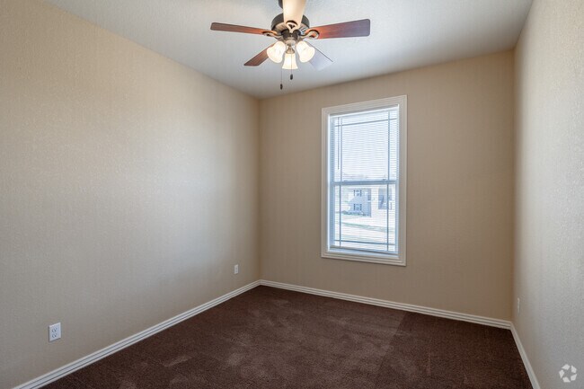 3BR, 2BA - 1,150SF