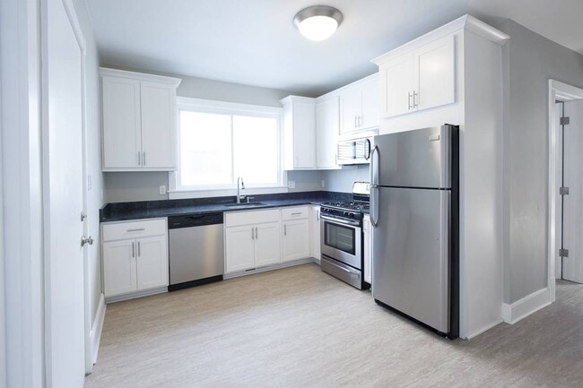 Photo - 1606 E Belleview Pl Unidad Lower