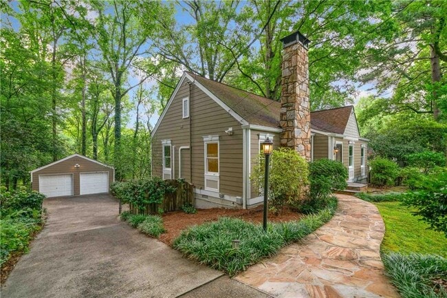 Photo - 1850 Ardmore Rd NW