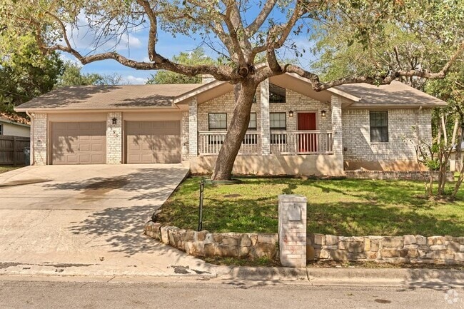 Building Photo - 850 Mission Hills Dr Rental