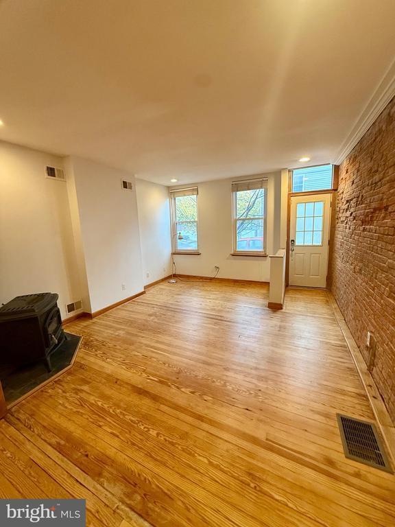 Photo - 1249 E Oxford St