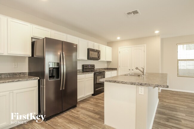Photo - 16570 W Sierra St