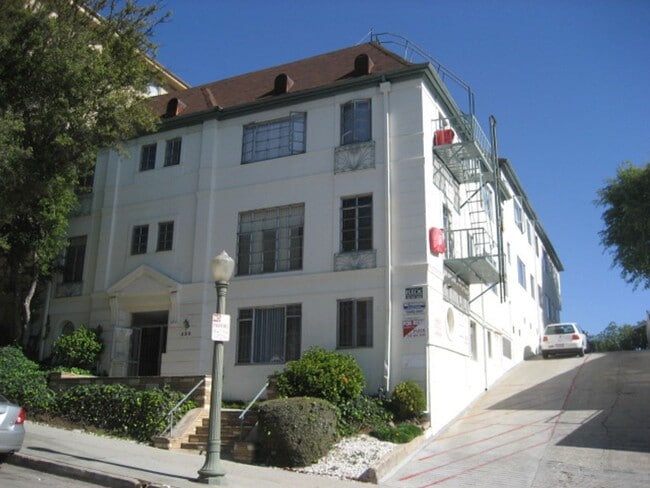 530 GLENROCK AVE.