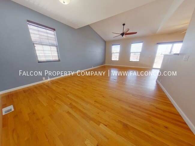 Photo - 7665 Capel Point