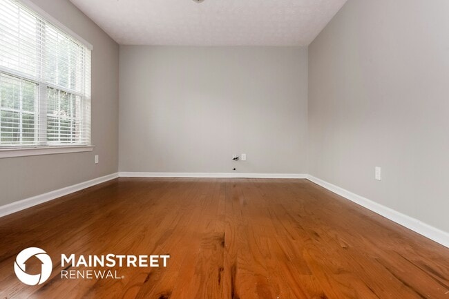 Photo - 70 Fairwoods Ct