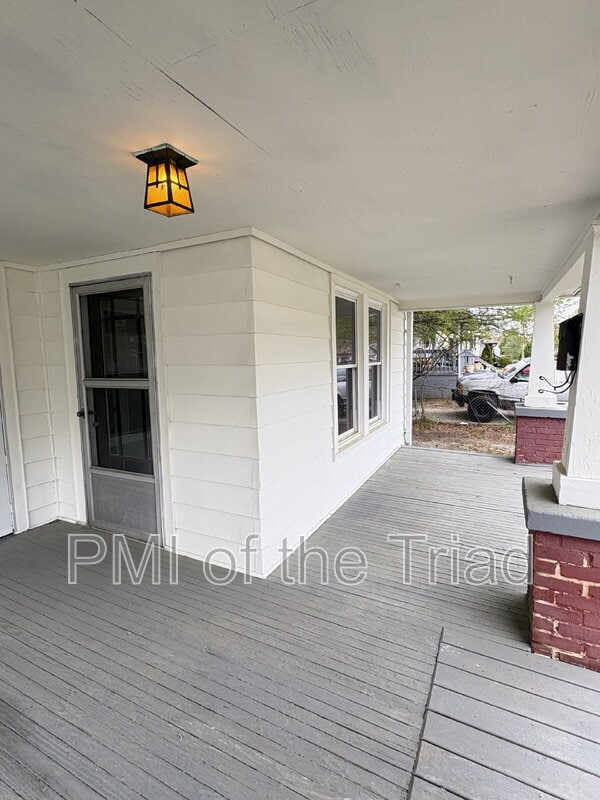 Photo - 1110 Adams St