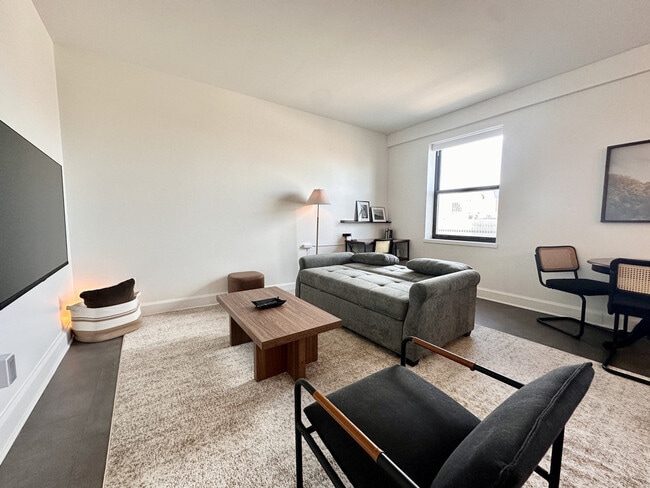 Photo - 758 N Broadway Unidad ID1379068P