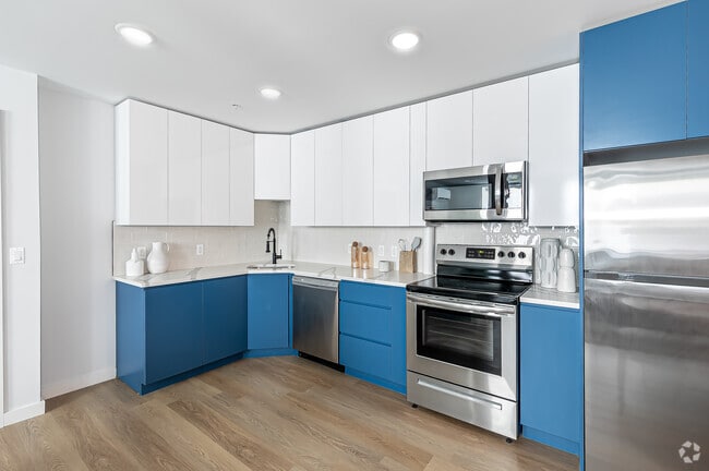 3BR, 2BA - Kitchen