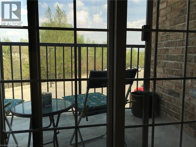 Photo - 950 Highland Rd W Unit 13