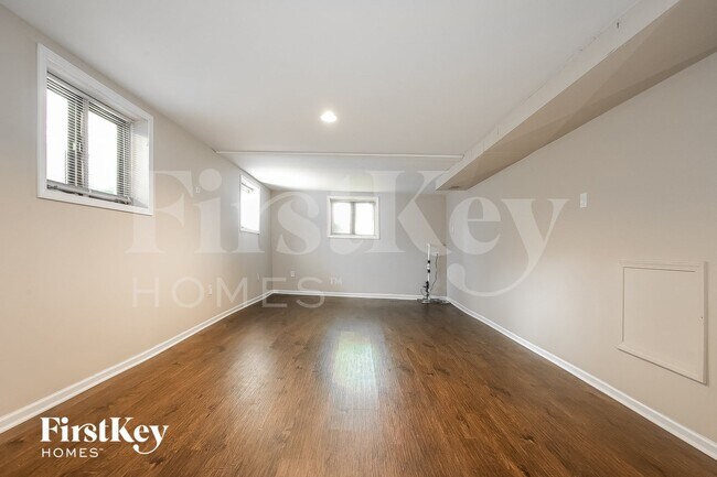 Photo - 529 Apache Ave