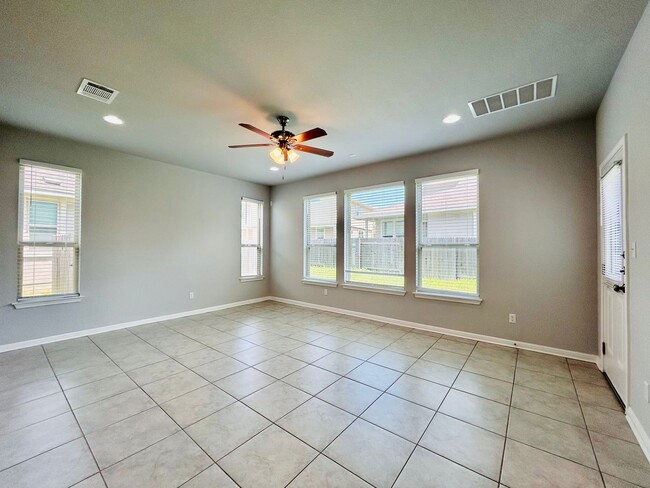 Photo - 1156 Capra Ln