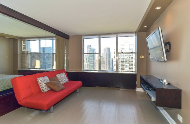 Photo - 400 E Randolph St