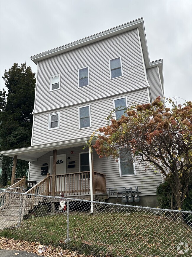 Building Photo - 38 Columbia St Unit 3 Rental