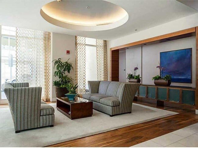 Photo - 100 W Exchange St