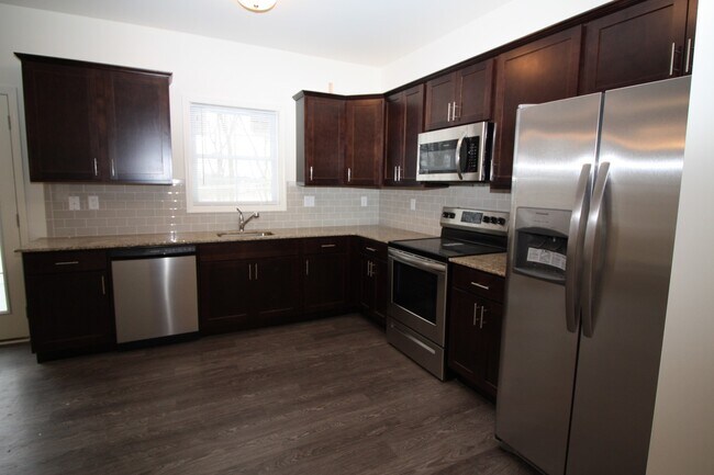 Photo - Waterford Ave Unidad 23A