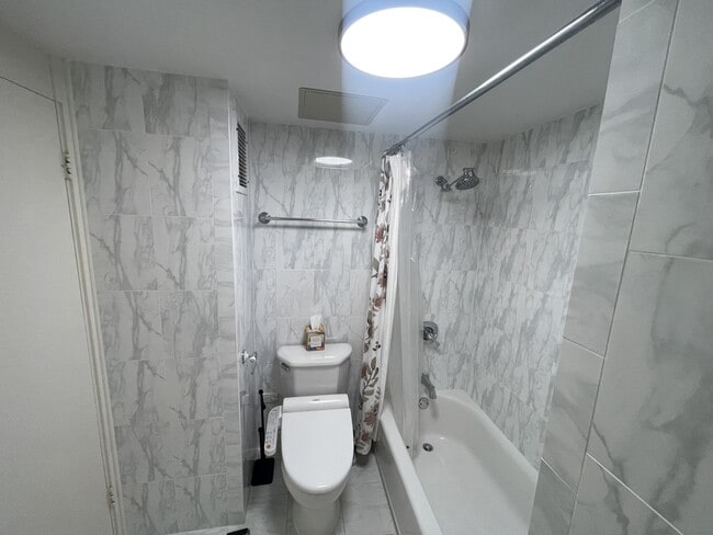 Photo - 500 University Ave