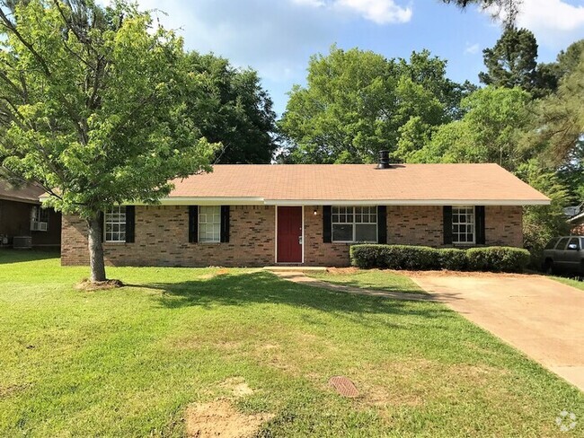 Building Photo - Classic Brick Home in Jackson, MS