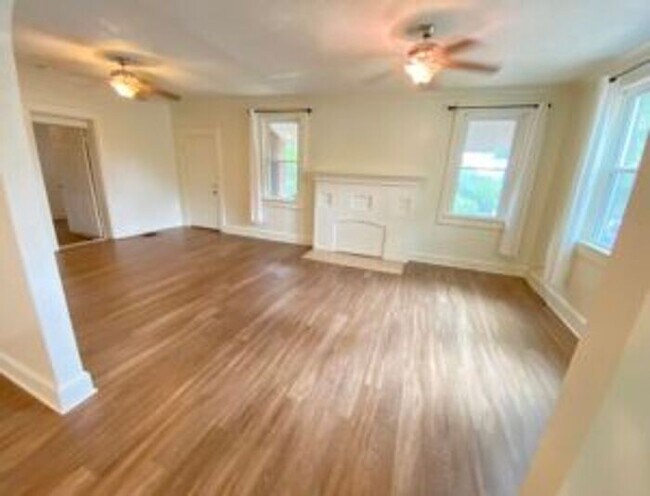 Photo - 19 Hollywood Ct