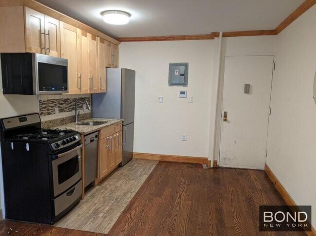 Photo - 3 bedroom in GREAT NECK NY 11023 Unit 3