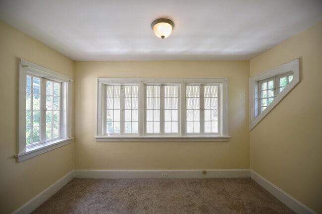 Photo - 3563 Erie Ave Unit East Hyde Park Apartment