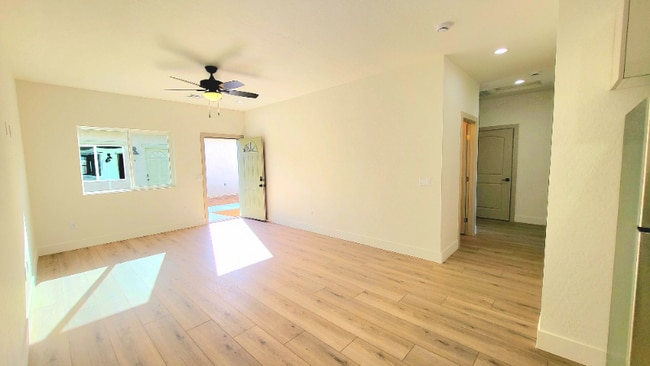 Photo - 1271 S Dandelion St Unidad 1