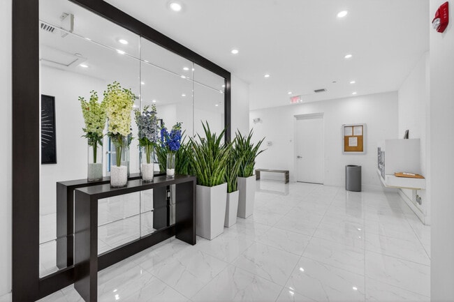 Photo - 1044 NE 18th Ave Unidad 203